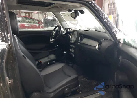 2010 Mini Cooper z USA, uszkodzony, nr VIN WMWMF3C57ATZ26739